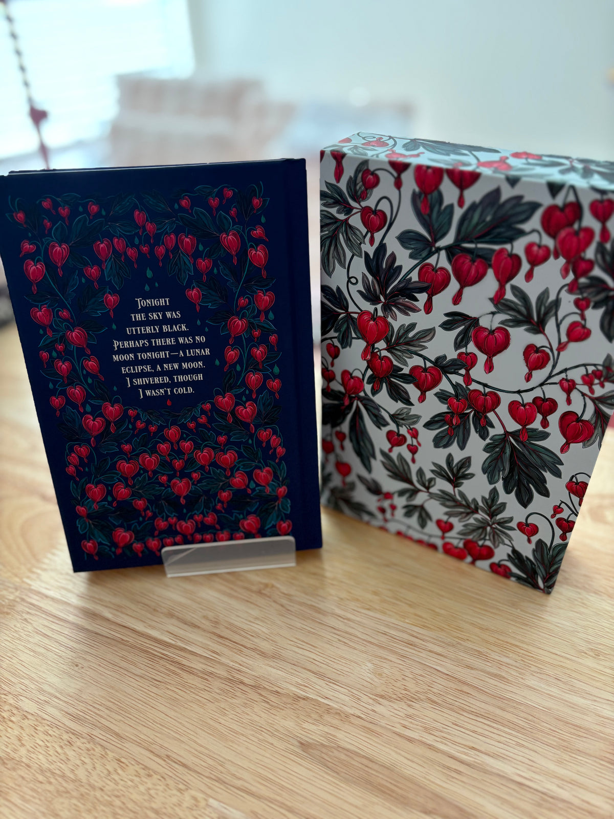 Deluxe Edition New Moon Sprayed Edge (Hard Cover) (Wrapped)